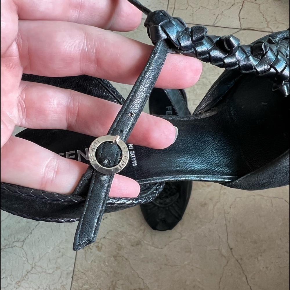 Fendi Black Leather Sandal - Picture 15 of 16